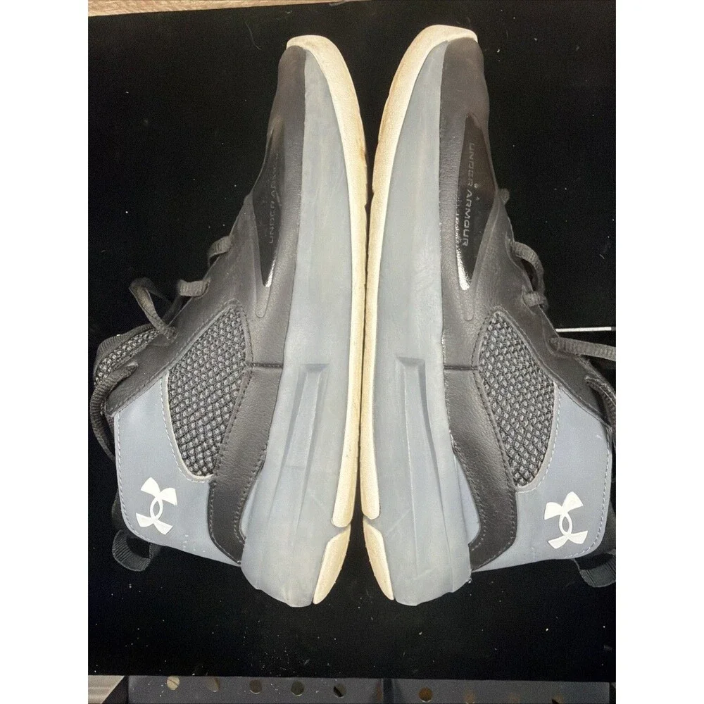 Under Armour Lockdown 6 Youth Basketball Shoes 5.5Y